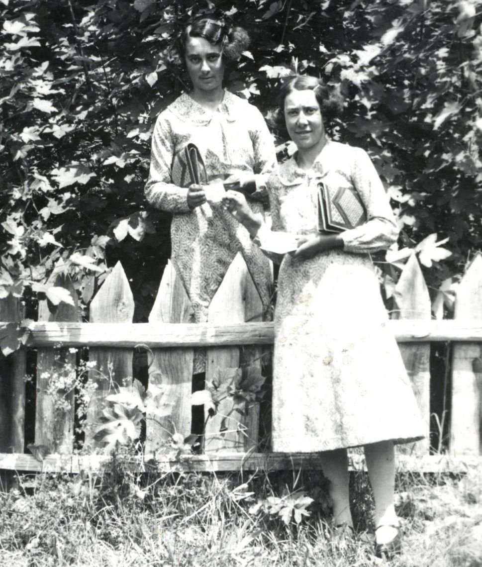 Léa Tron et Hélène Barthélémy